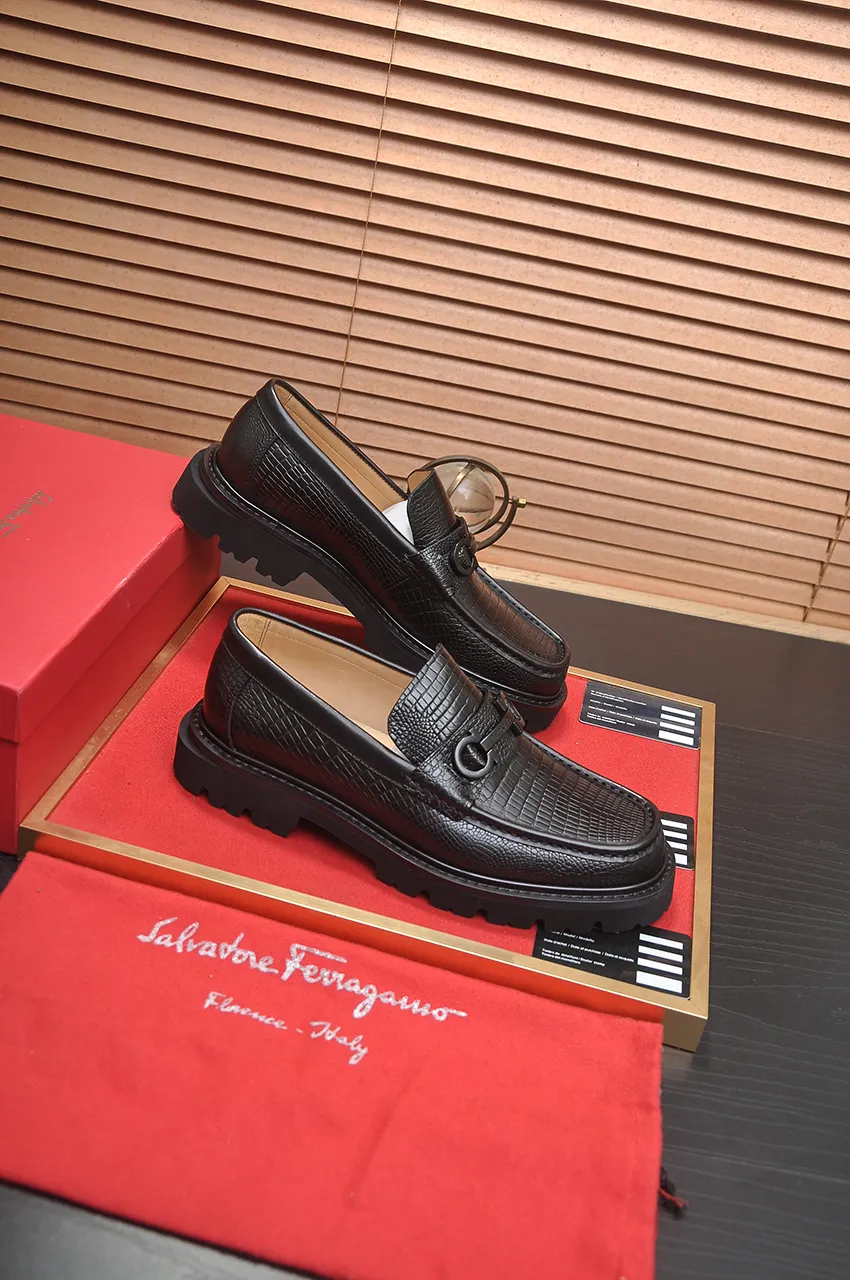 Men's shoes 💰680💶 [Ferragamo/Ferragamo] The latest model in the counter. Original imported high-quality cowhide with open sides + imported 🐂 water-dyed cowhide lining + original luxury metal buckle + original combination outsole. Comparison without pressure 38--45 (45 is custom-made and cannot be returned or exchanged)